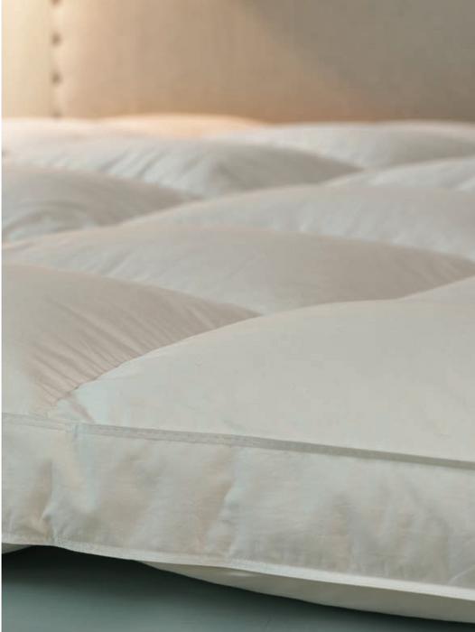 Featherbed 50-50 Feather-down mattress topper. Featherbed by Down Inc. A luxurious ...